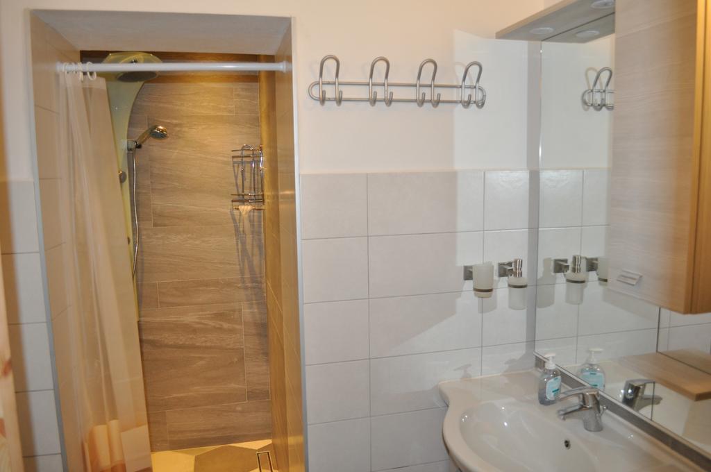Casa Petrolli Apartment Cannobio Luaran gambar